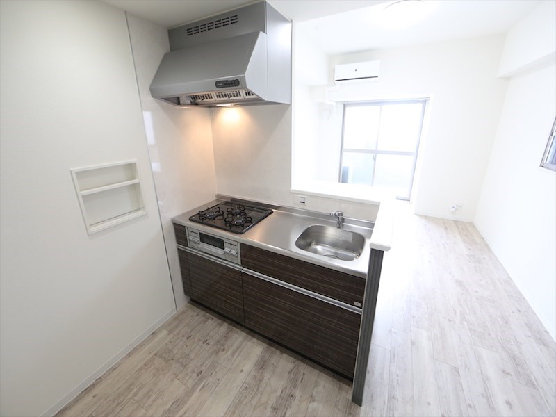 キッチン　システムキッチン（ガス3口コンログリル付）カウンターキッチン