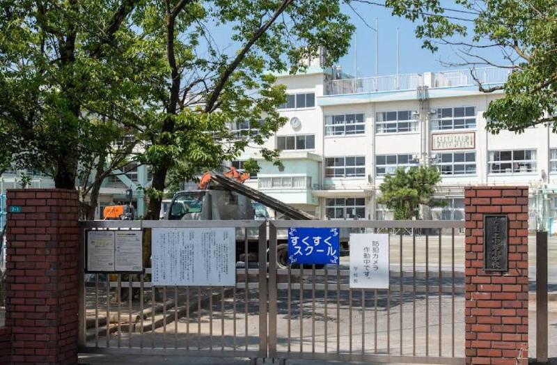小学校　江戸川区立上小岩小学校（小学校）まで400m