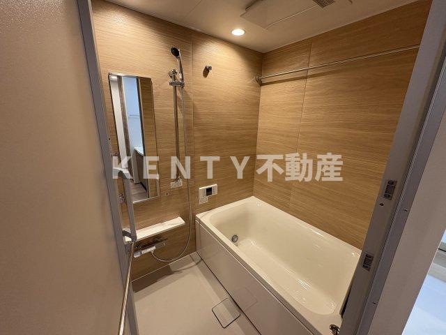 バス・シャワールーム　コンパクトで使いやすいお風呂です