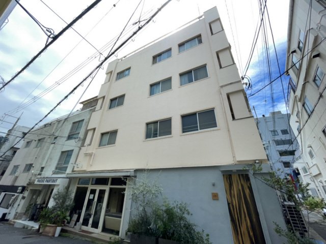 建物外観　落ち着いた雰囲気の外観です