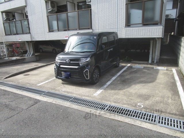 駐車場　駐車場