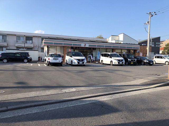 コンビニ　セブンイレブン相模原東林間１丁（コンビニ）まで180m