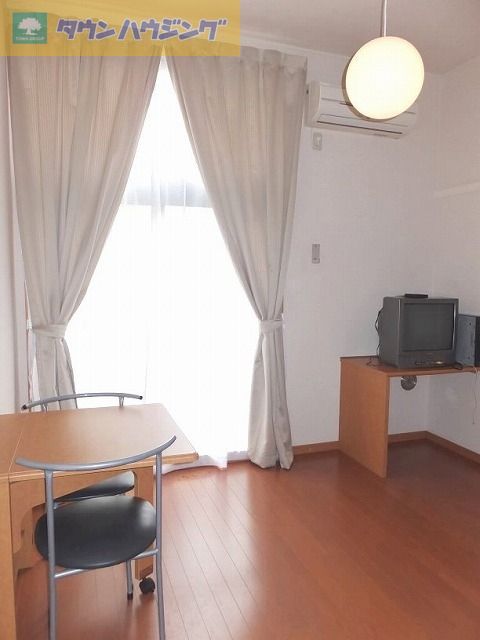 居室・リビング　家具・家電付きのお部屋です♪