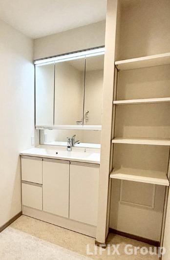 洗面設備　※別部屋の写真になります。