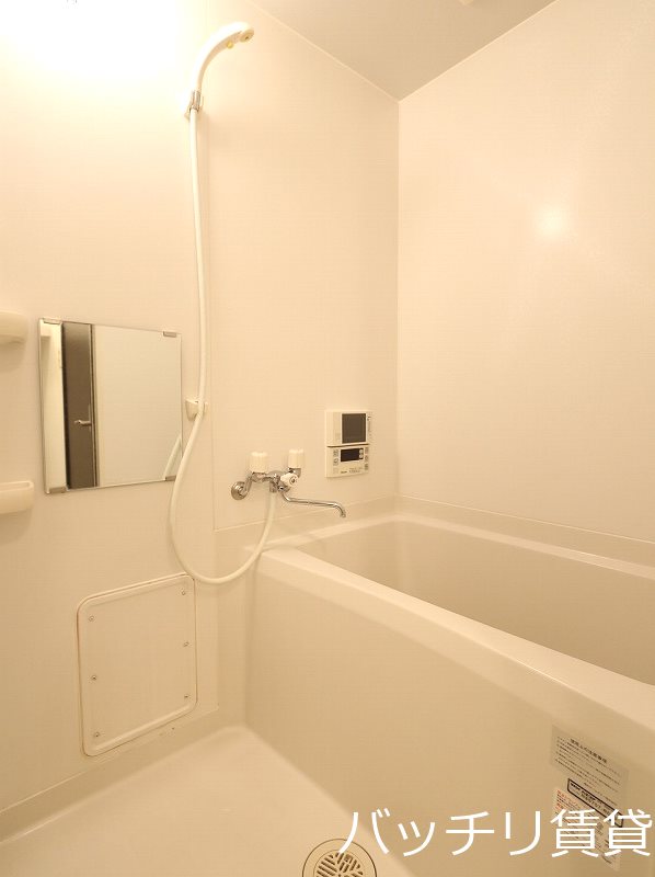 バス・シャワールーム　同型タイプの為、現状を優先いたします