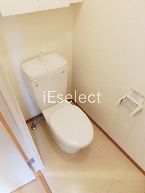 トイレ　トイレはシンプルですね。