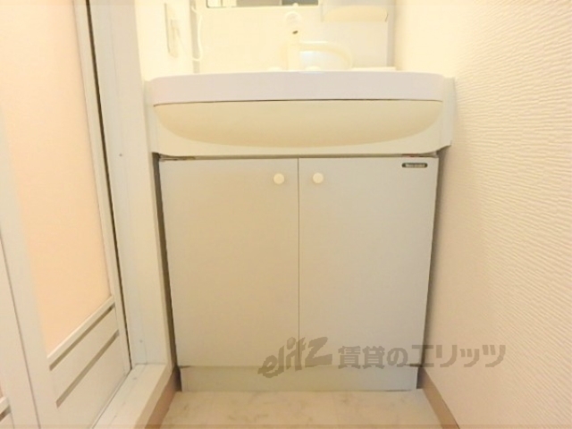 洗面設備　洗面所収納