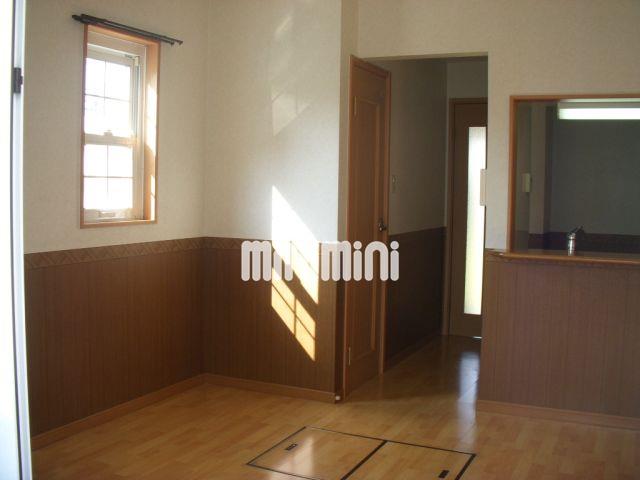 居室・リビング　家族団らんでご飯が食べられますね