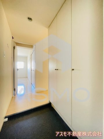 玄関　※同物件　別間取り　参考写真