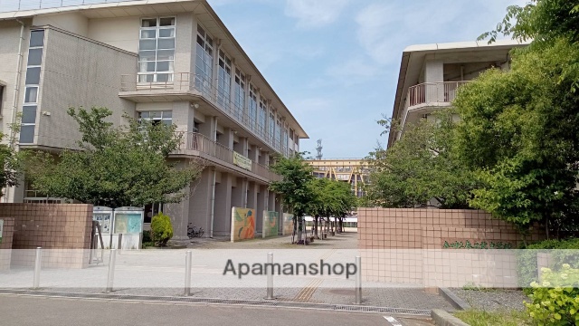 中学校　春日市立中学校春日北中学校（中学校）まで422m