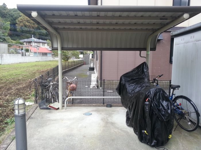 その他設備　屋根付きの駐輪場です。