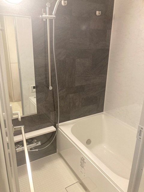 バス・シャワールーム　※写真は同タイプ住戸です。