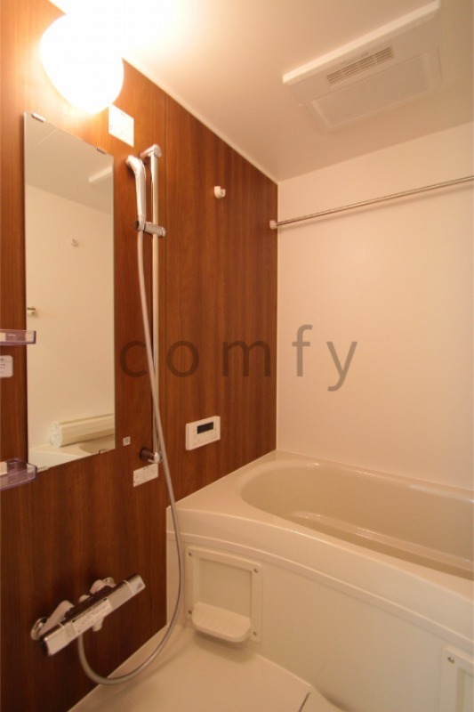 バス・シャワールーム　バスルーム