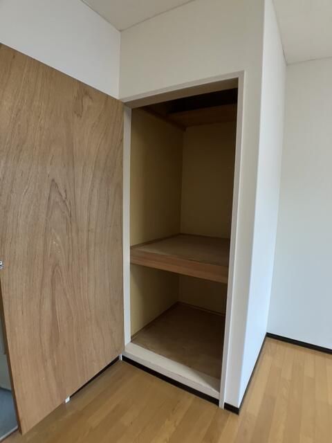 収納　写真は別の部屋のものです。