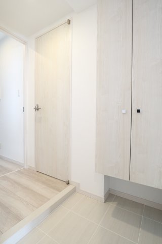 玄関　ログ代々木