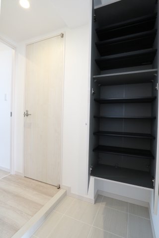 収納　ログ代々木