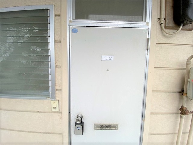 玄関　玄関ドア