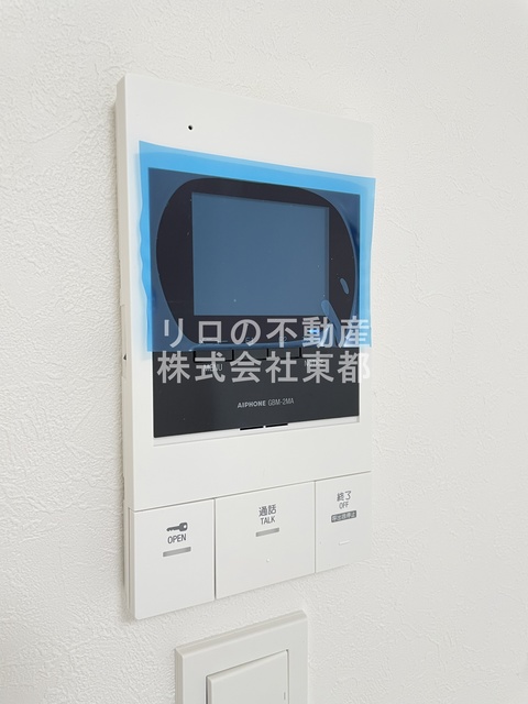 セキュリティ　来訪者の姿を確認できるＴＶモニター付インターホン設置済です！