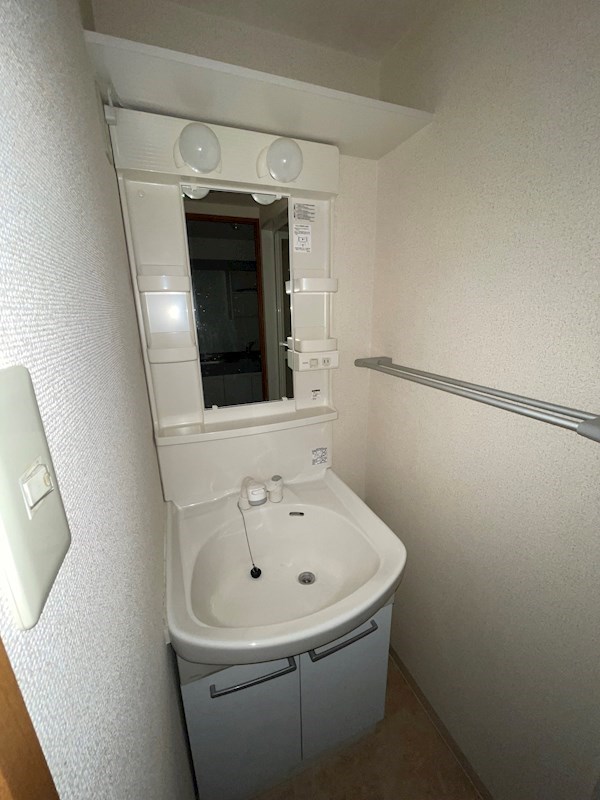 洗面設備　※別のお部屋のお写真です。御参考までに。