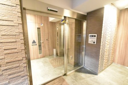 エントランス　オートロック機能付きです。