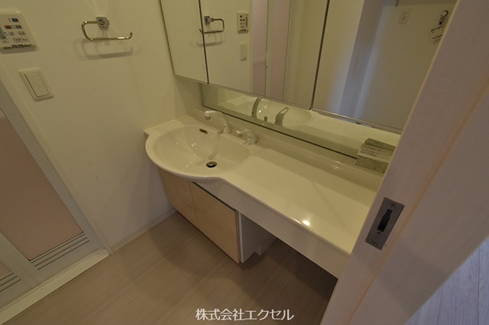 洗面設備　洗髪洗面化粧台です。