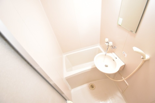 バス・シャワールーム　同物件別室