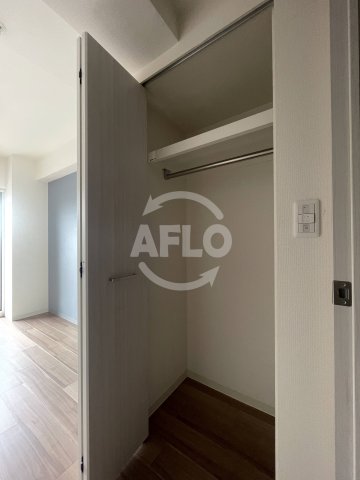 収納　プレサンス新大阪ジェイズ　クローゼット