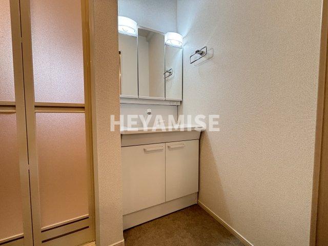 洗面設備　※別のお部屋の写真です。