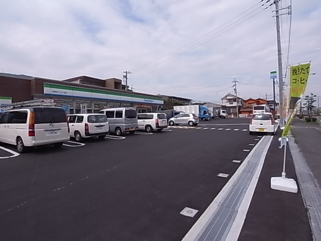 コンビニ　ファミリーマート 生駒壱分インター北店（コンビニ）まで82m