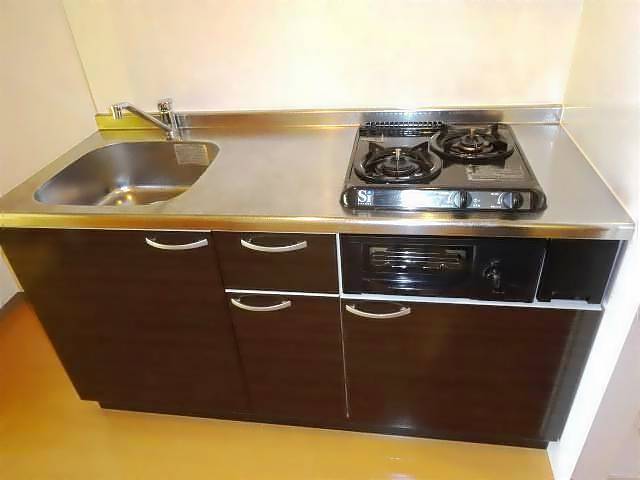 キッチン　２口コンロなので効率よく料理できます