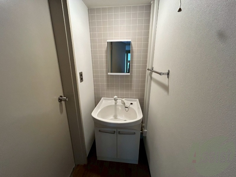 洗面設備　こちらに洗面台があります。朝の洗顔はこちらで。