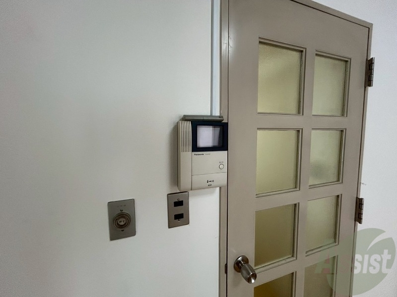 セキュリティ　ＴＶモニター付インターホンです。来客者の顔が見えるので安心！