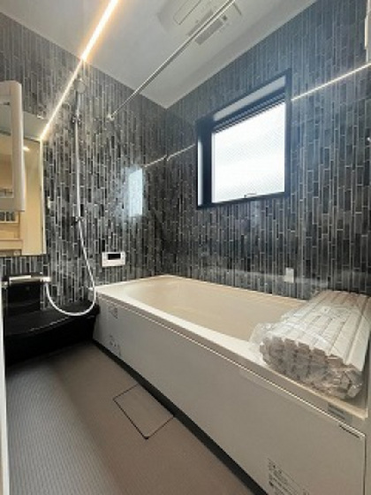 バス・シャワールーム　※別部屋の写真です