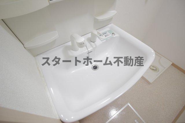洗面設備　コンパクトで使いやすい洗面所