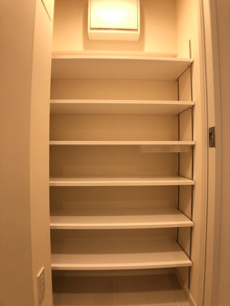 玄関　※同建物別住戸参考写真