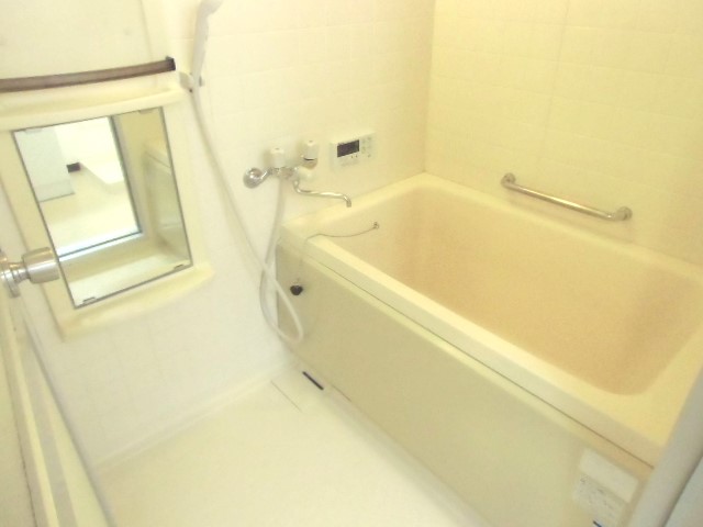 バス・シャワールーム　綺麗なバスルームです☆