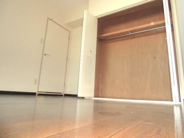 その他部屋・スペース　大型クローゼットを完備した洋室のベッドルームです☆