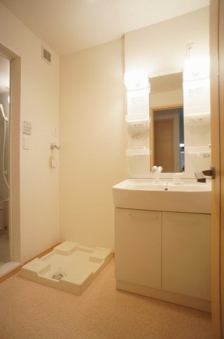洗面設備　脱衣スペースもあります