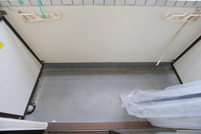 バルコニー　バルコニーからの眺めを楽しみながら食事をしませんか