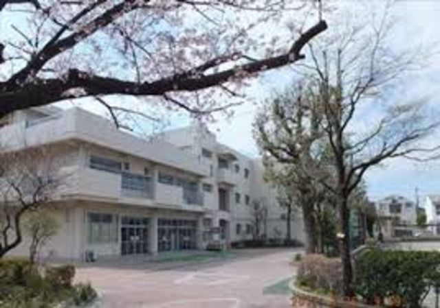 小学校　横浜市立あざみ野第二小学校（小学校）まで745m