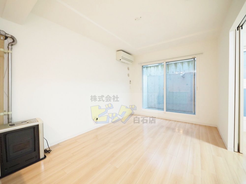 居室・リビング　広々リビングです♪