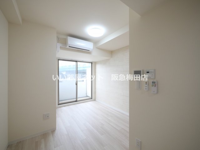 居室・リビング　※反転タイプになります。