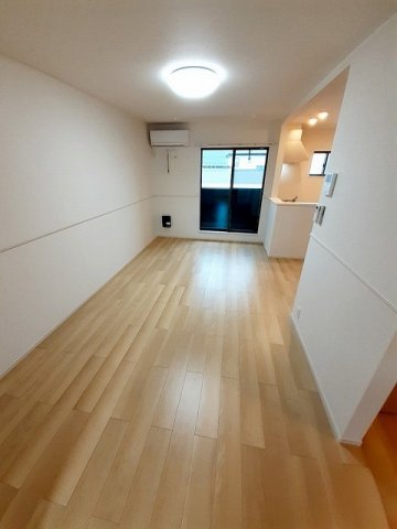 居室・リビング　こちらの居間で趣味の時間をお楽しみください