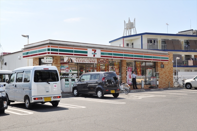 コンビニ　セブンイレブン岡山浜店（コンビニ）まで720m