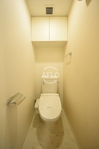 トイレ　コンフォリア心斎橋ＥＡＳＴ　温水洗浄便座