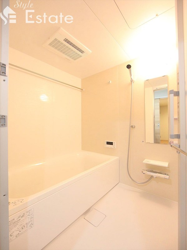 バス・シャワールーム　バスルーム