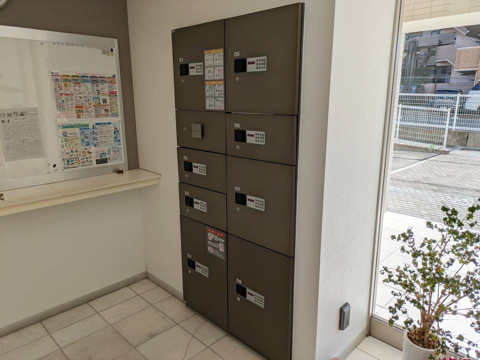 エントランス　宅配ボックス
