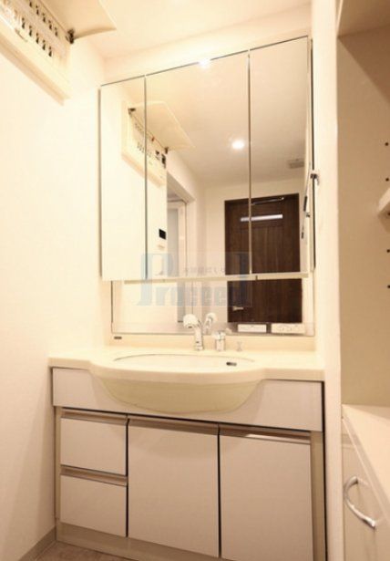 洗面設備　使いやすい独立洗面台☆