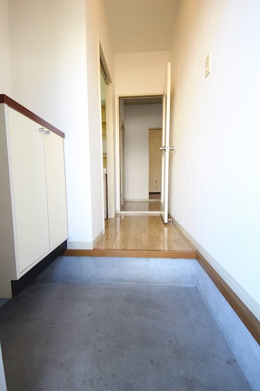 玄関　同物件別号室参考
