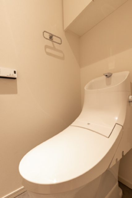トイレ　※写真は同タイプ住戸です。